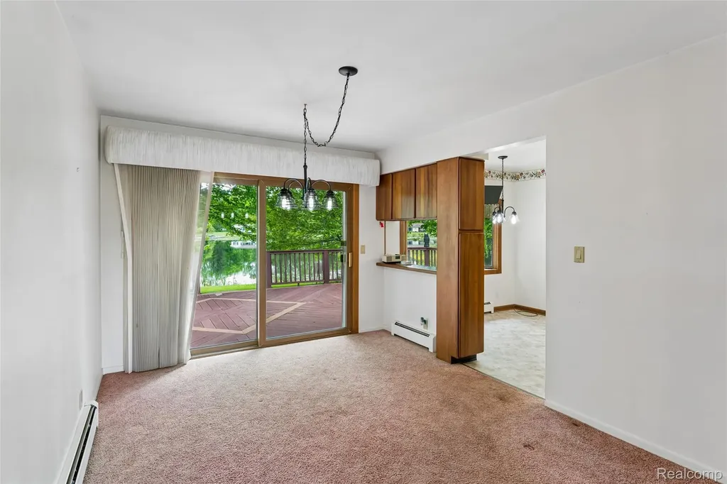 422 East Road Holly Township MI 48442