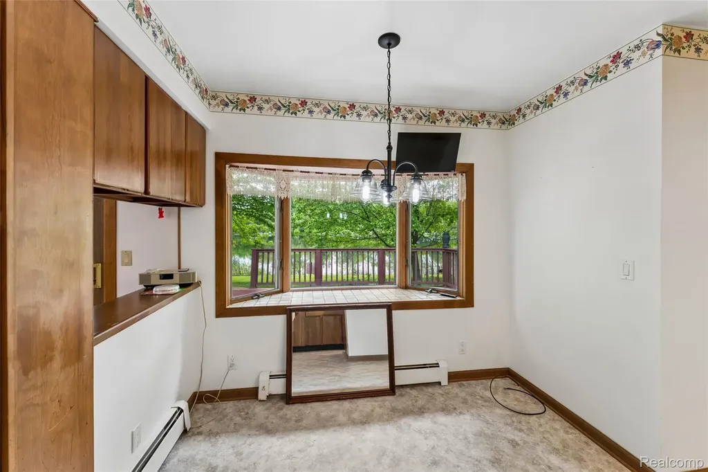 422 East Road Holly Township MI 48442