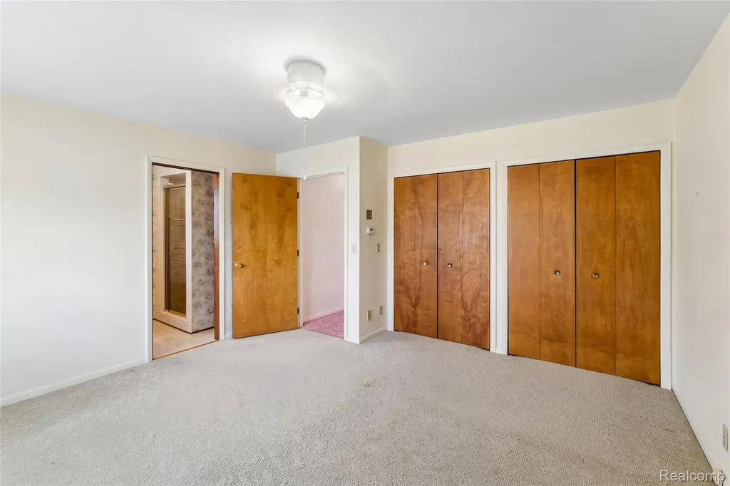 422 East Road Holly Township MI 48442