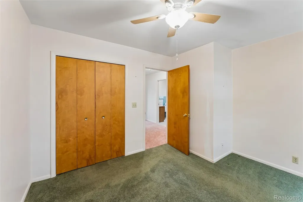 422 East Road Holly Township MI 48442