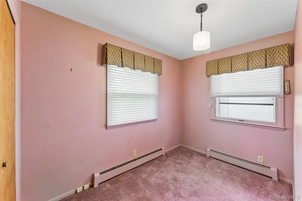 422 East Road Holly Township MI 48442