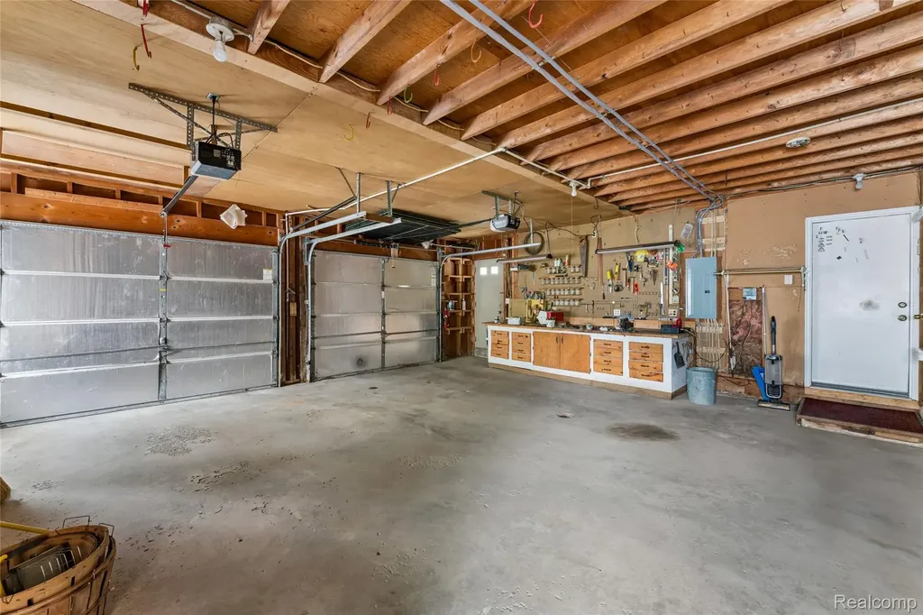 422 East Road Holly Township MI 48442