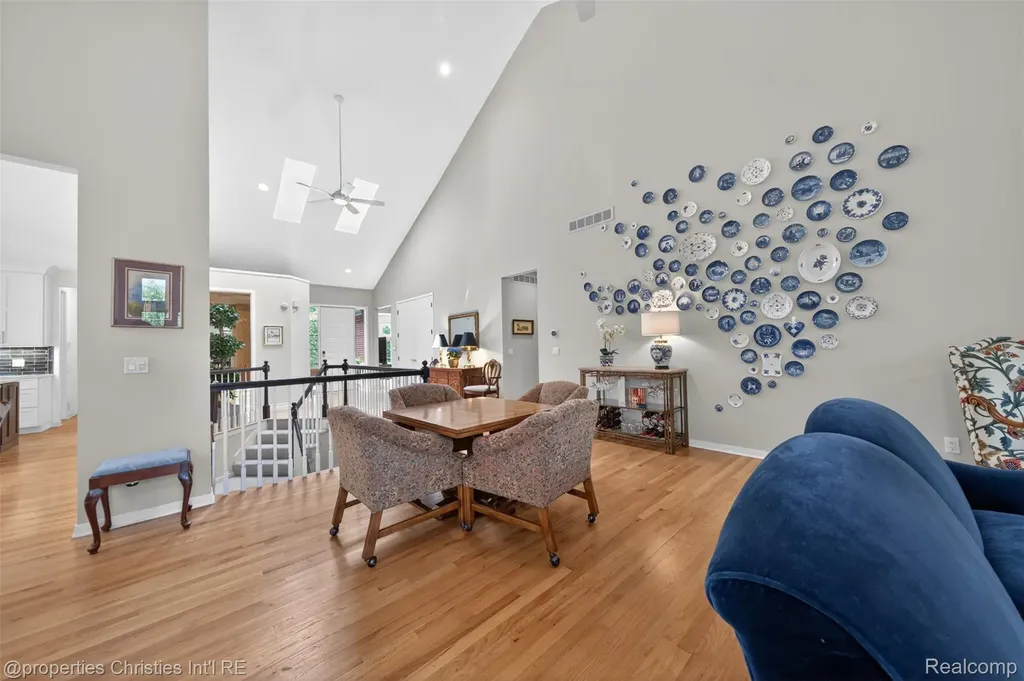 6390 Country Shire Lane West Bloomfield Charter Township MI 48323