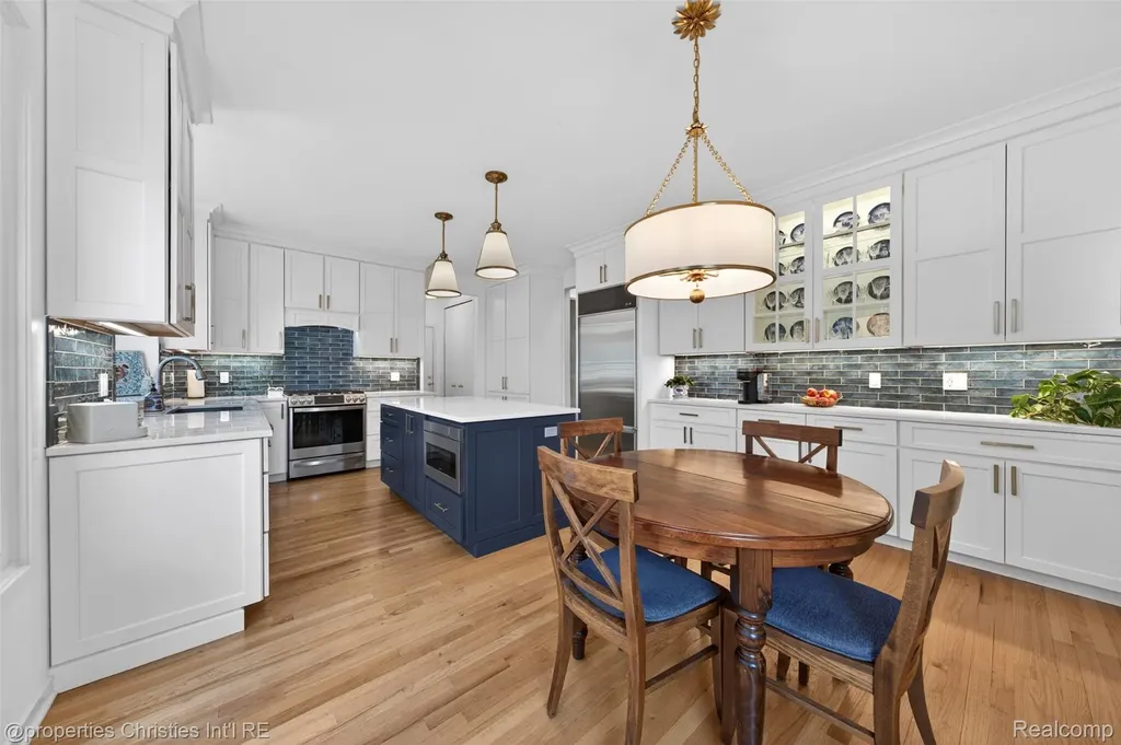 6390 Country Shire Lane West Bloomfield Charter Township MI 48323