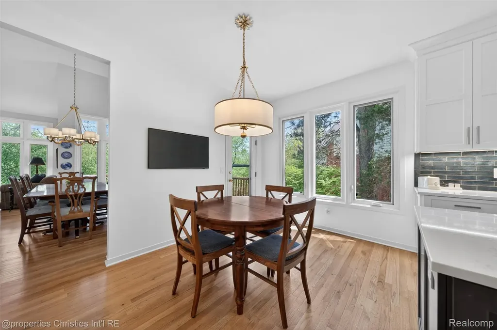 6390 Country Shire Lane West Bloomfield Charter Township MI 48323