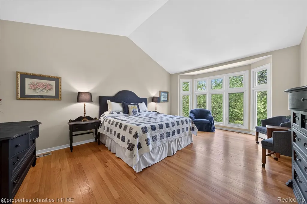 6390 Country Shire Lane West Bloomfield Charter Township MI 48323
