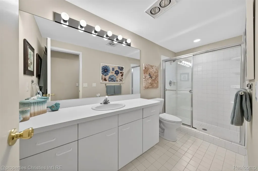 6390 Country Shire Lane West Bloomfield Charter Township MI 48323
