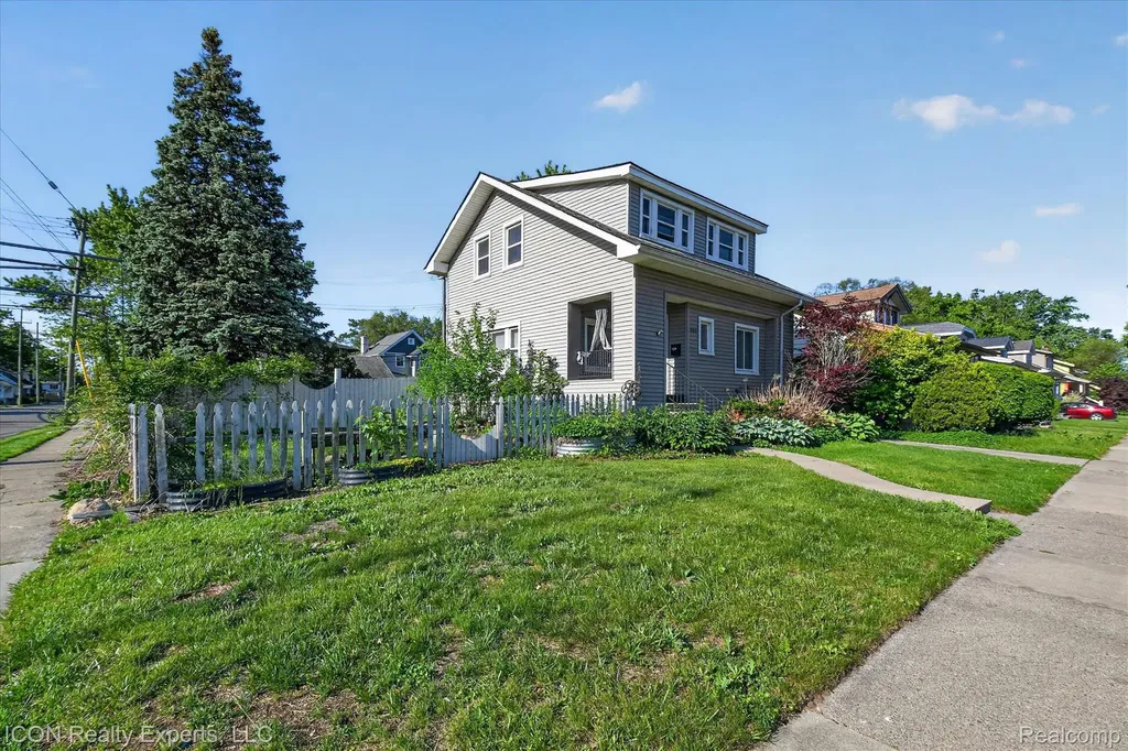 305 W Troy Street Ferndale City MI 48220