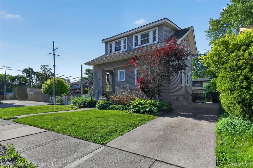 305 W Troy Street Ferndale City MI 48220