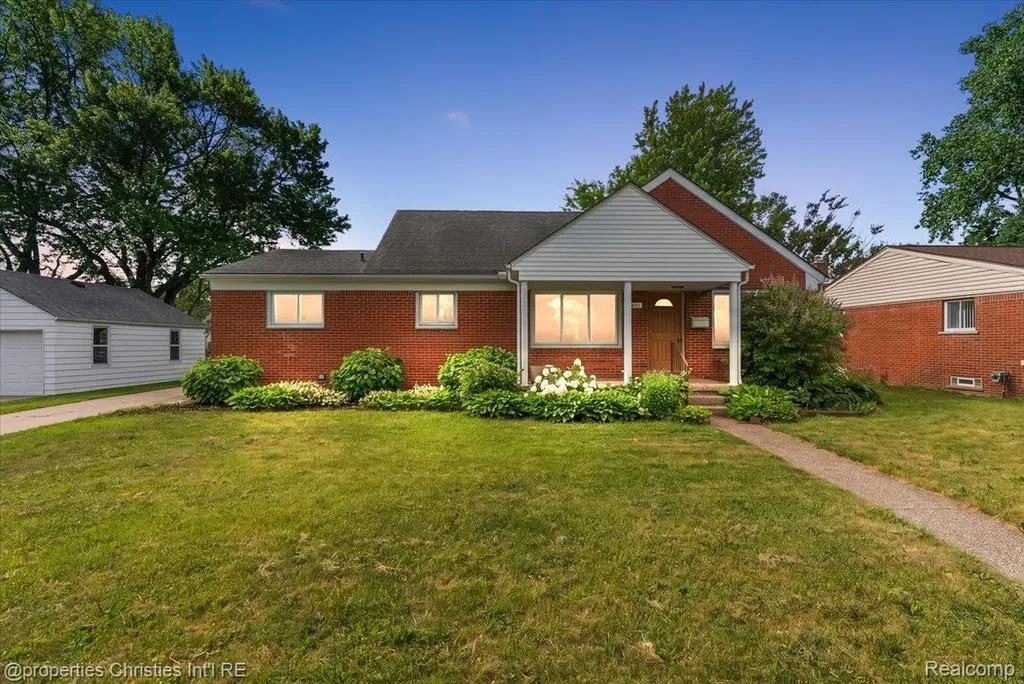 14201 Kingston Street Oak Park City MI 48237