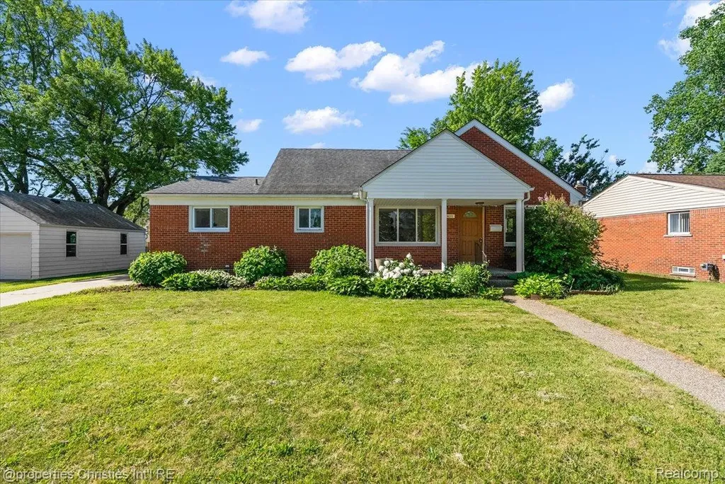 14201 Kingston Street Oak Park City MI 48237