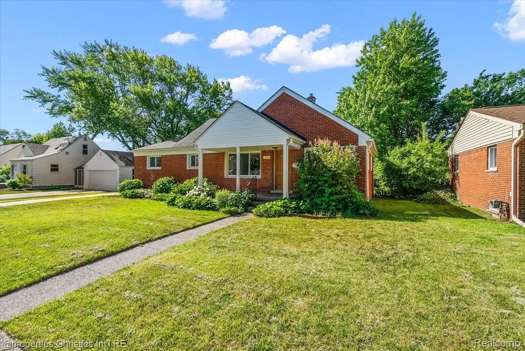 14201 Kingston Street Oak Park City MI 48237