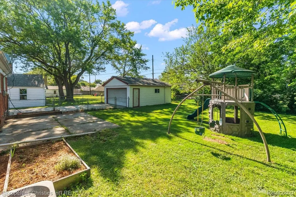 14201 Kingston Street Oak Park City MI 48237