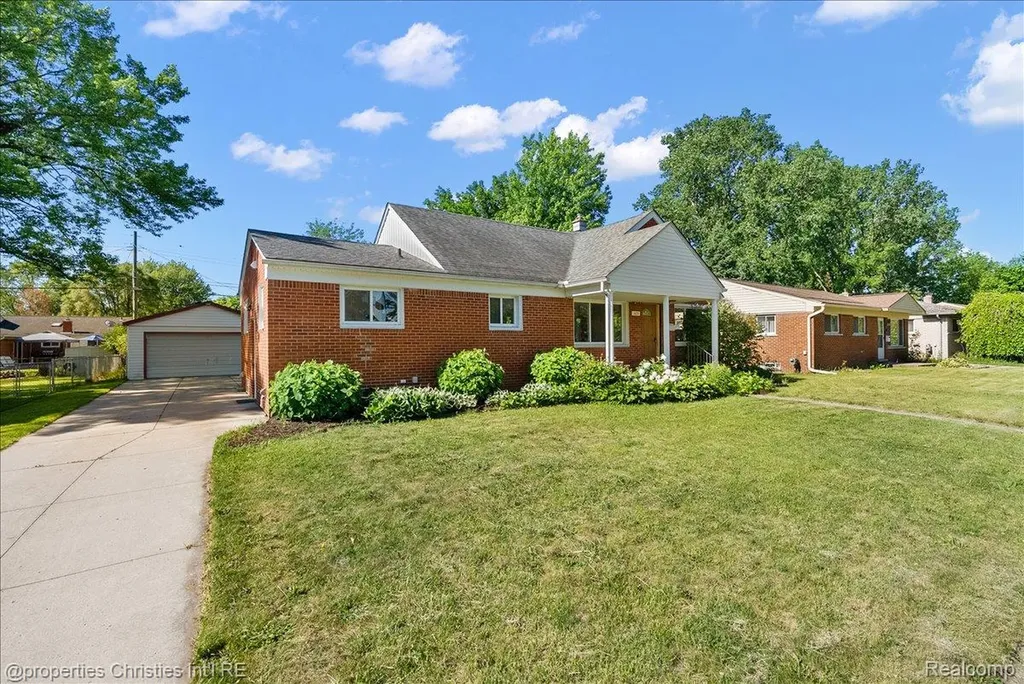 14201 Kingston Street Oak Park City MI 48237