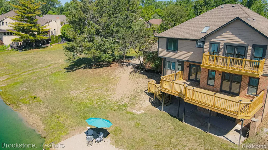8828 Grace Street Shelby Charter Township MI 48317
