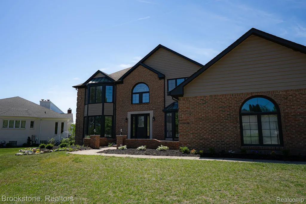 8828 Grace Street Shelby Charter Township MI 48317
