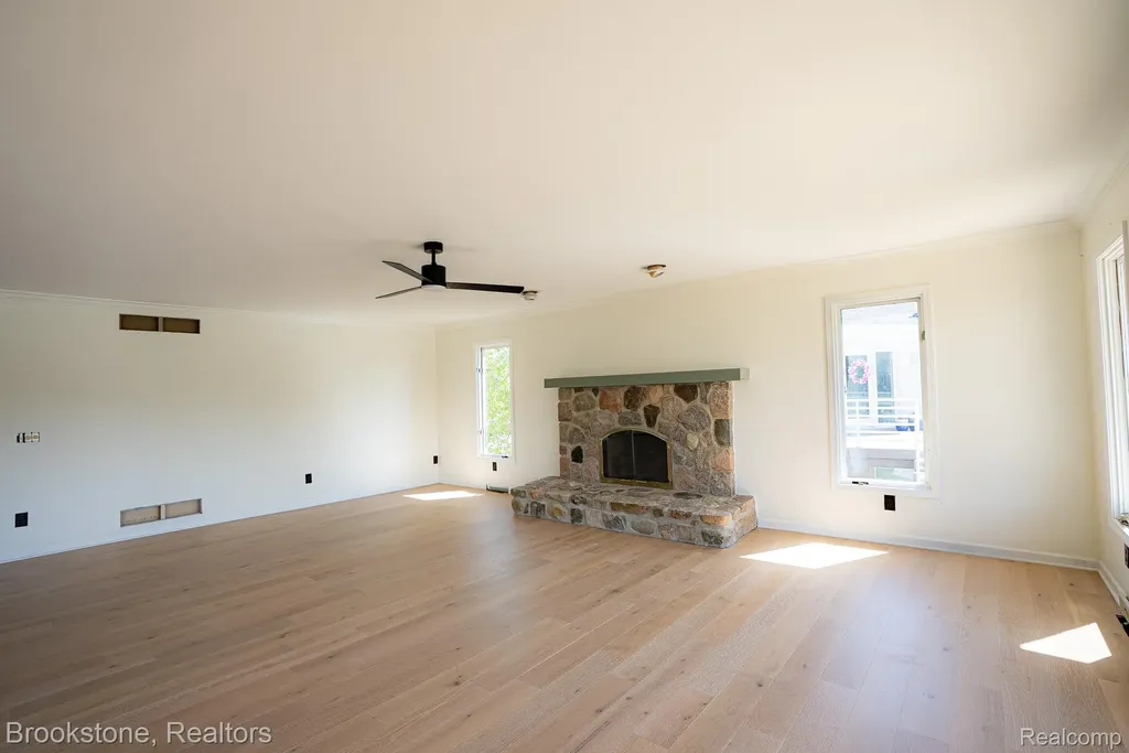 8828 Grace Street Shelby Charter Township MI 48317