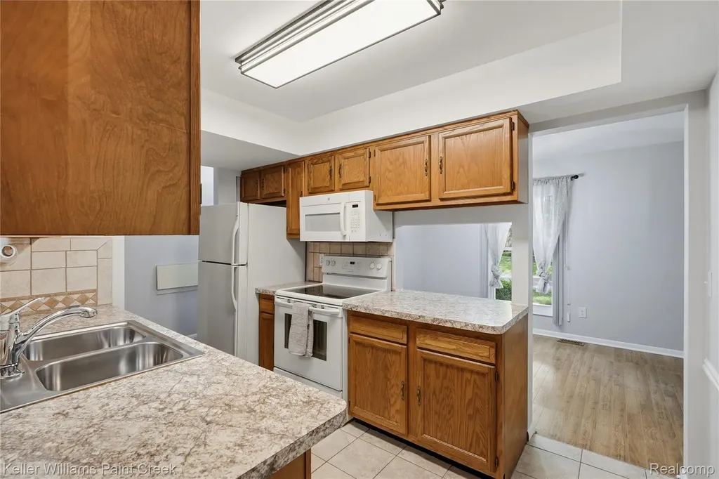 42003 Toddmark Lane Clinton Charter Township MI 48038