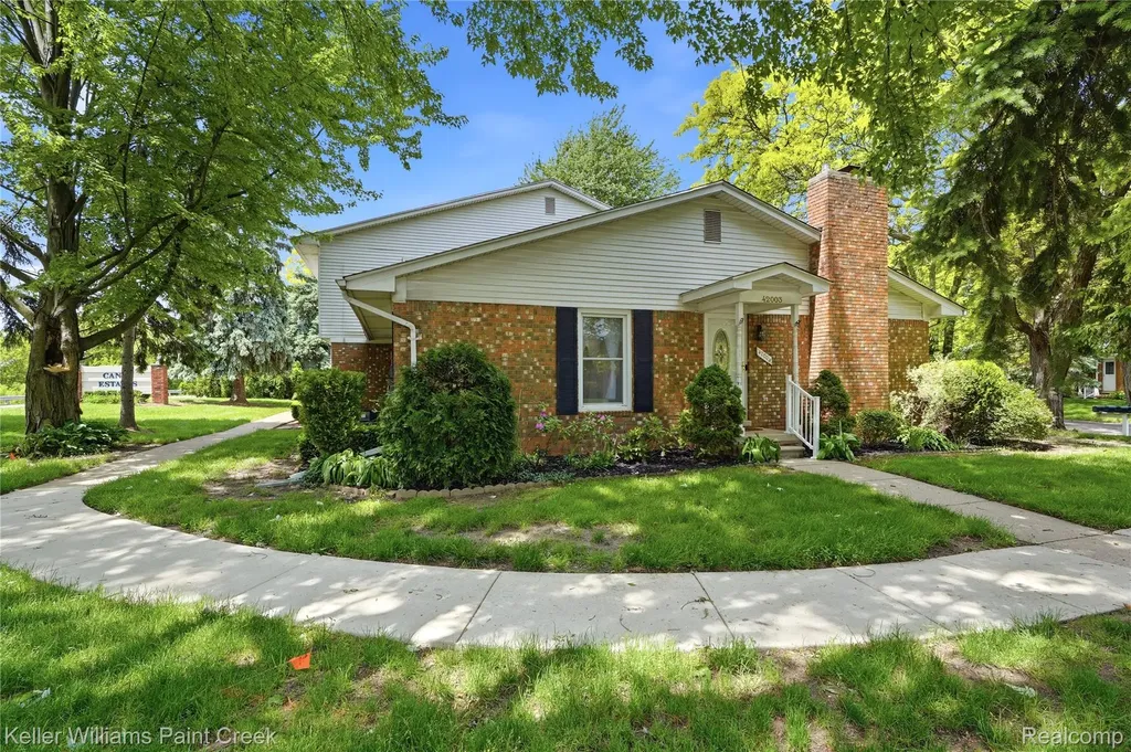 42003 Toddmark Lane Clinton Charter Township MI 48038