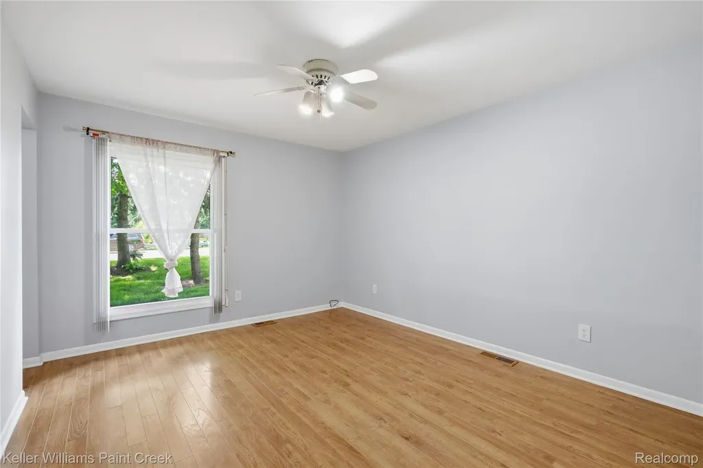 42003 Toddmark Lane Clinton Charter Township MI 48038