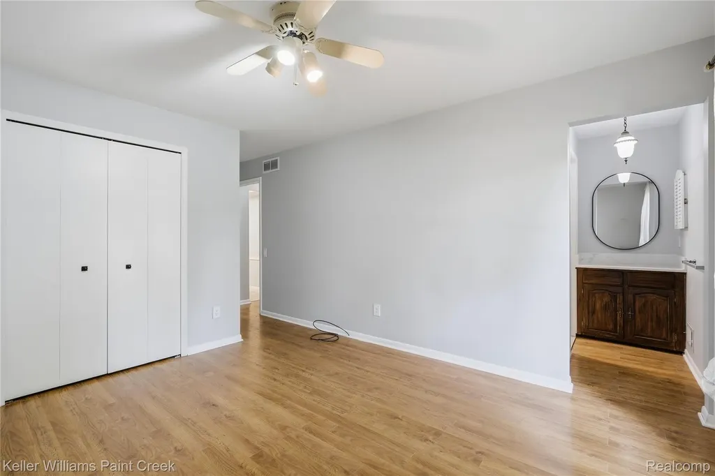 42003 Toddmark Lane Clinton Charter Township MI 48038