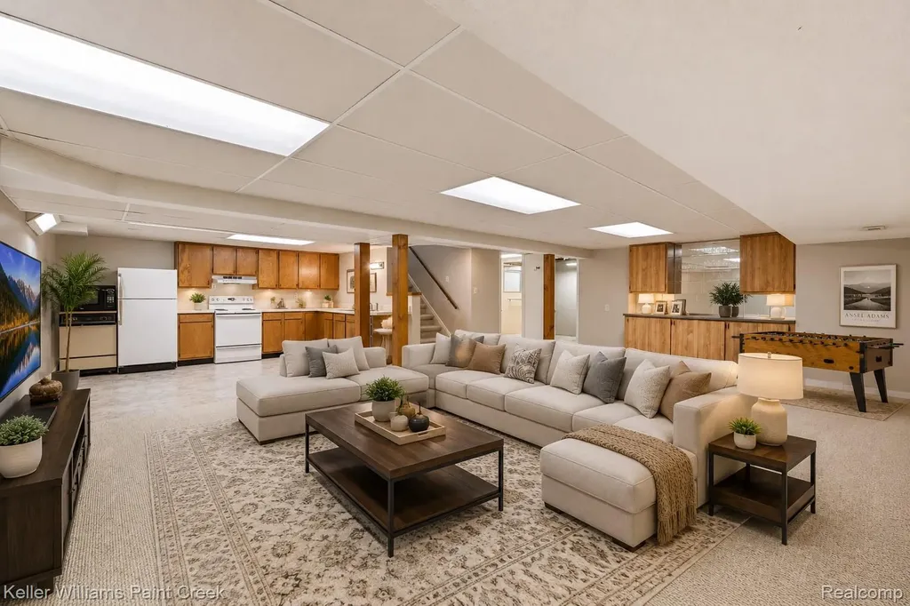 42003 Toddmark Lane Clinton Charter Township MI 48038