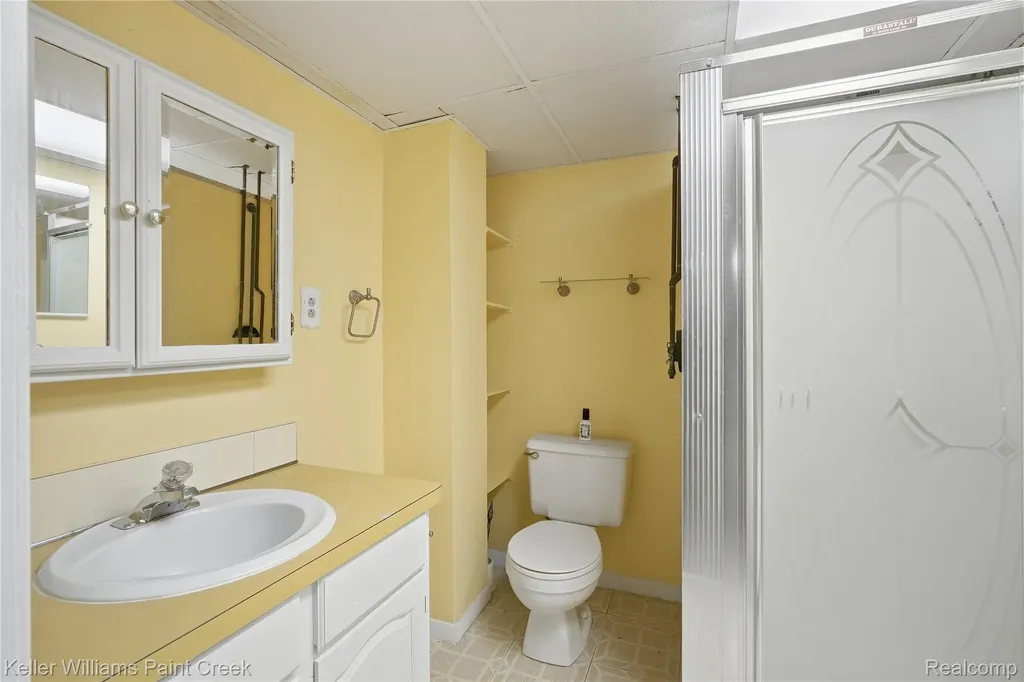 42003 Toddmark Lane Clinton Charter Township MI 48038
