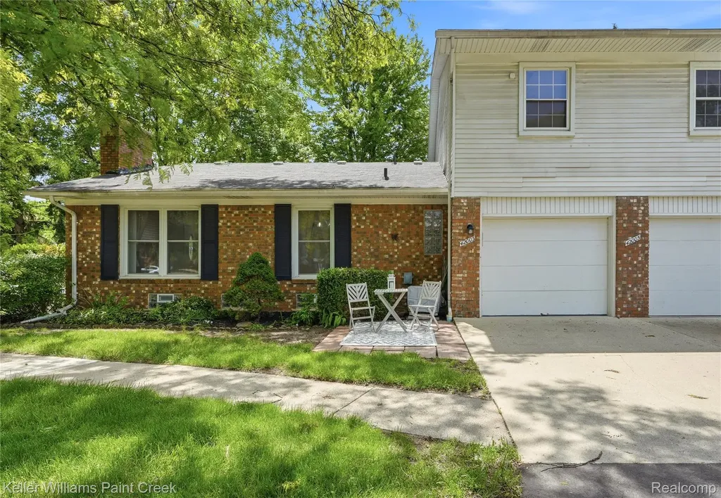 42003 Toddmark Lane Clinton Charter Township MI 48038