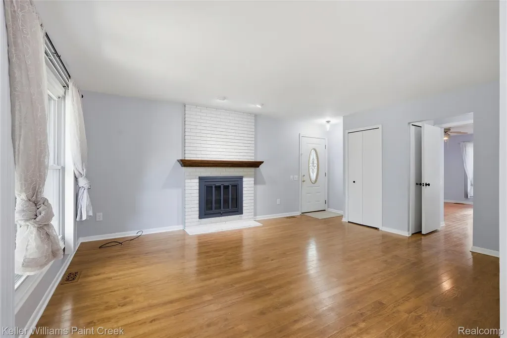 42003 Toddmark Lane Clinton Charter Township MI 48038
