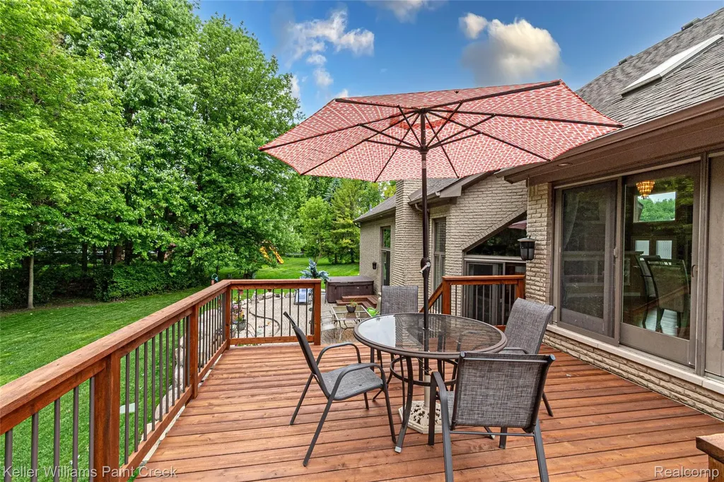43737 Saint Julian Court Sterling Heights City MI 48314