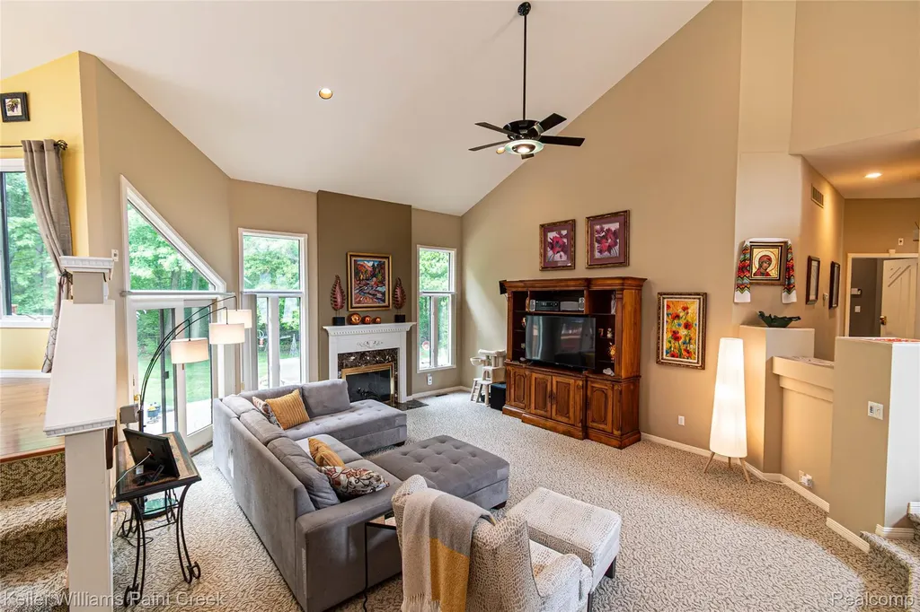 43737 Saint Julian Court Sterling Heights City MI 48314