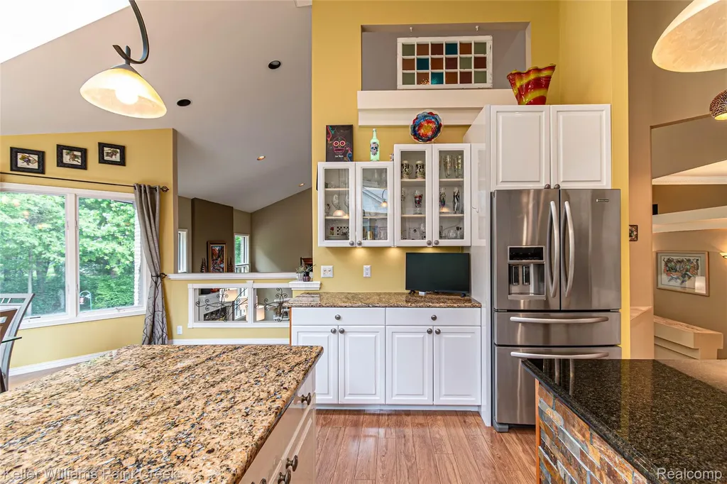 43737 Saint Julian Court Sterling Heights City MI 48314