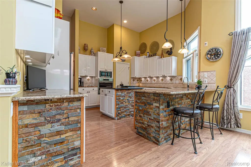 43737 Saint Julian Court Sterling Heights City MI 48314