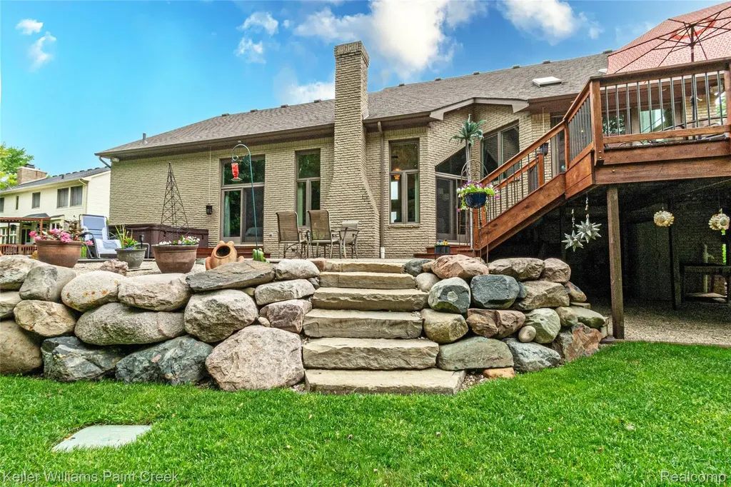 43737 Saint Julian Court Sterling Heights City MI 48314