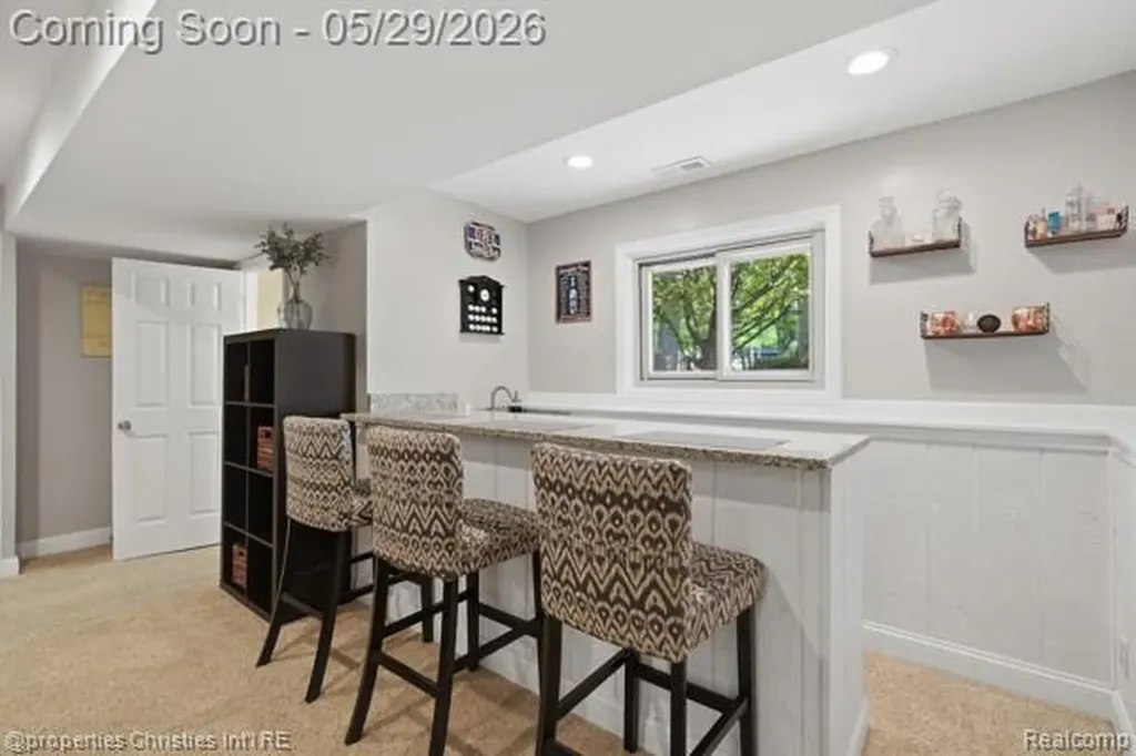 6884 Aeroview Street West Bloomfield Charter Township MI 48324