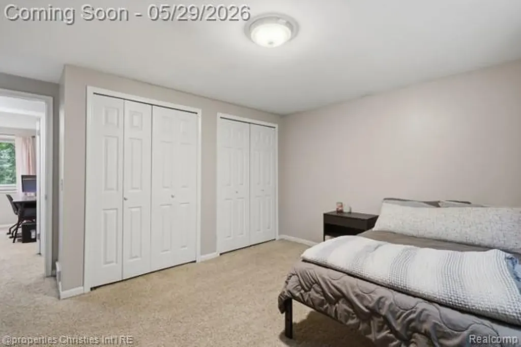 6884 Aeroview Street West Bloomfield Charter Township MI 48324