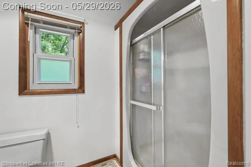 6884 Aeroview Street West Bloomfield Charter Township MI 48324
