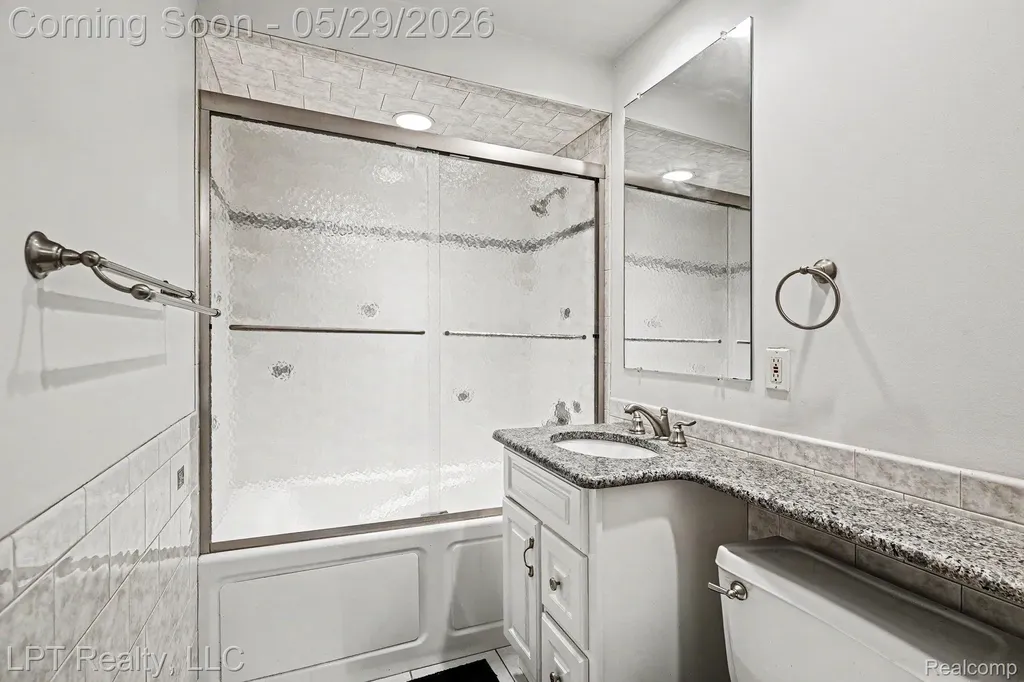21021 Wendell Street Clinton Charter Township MI 48036