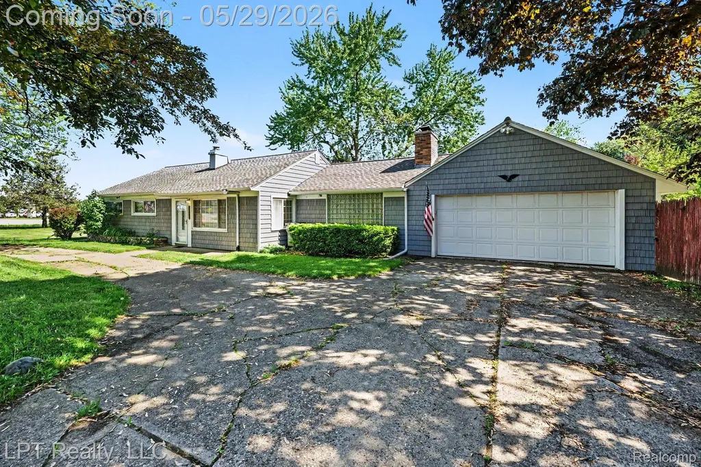 21021 Wendell Street Clinton Charter Township MI 48036