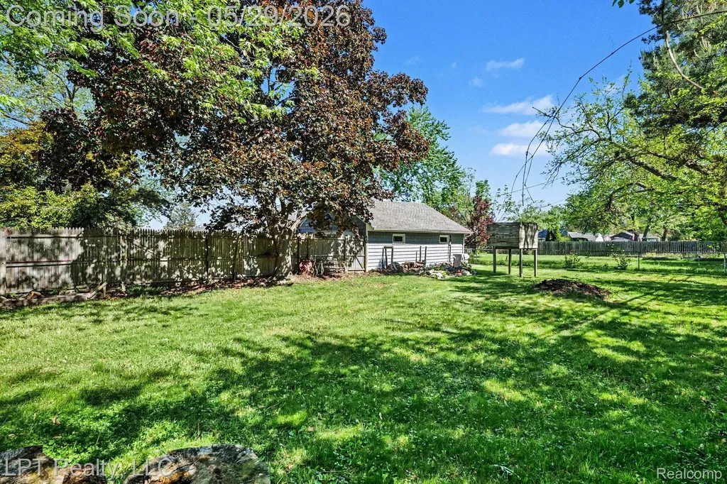 21021 Wendell Street Clinton Charter Township MI 48036