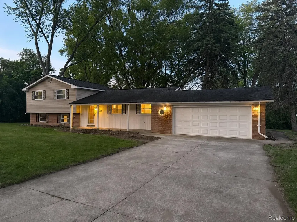 6382 Houghten Drive Troy City MI 48098