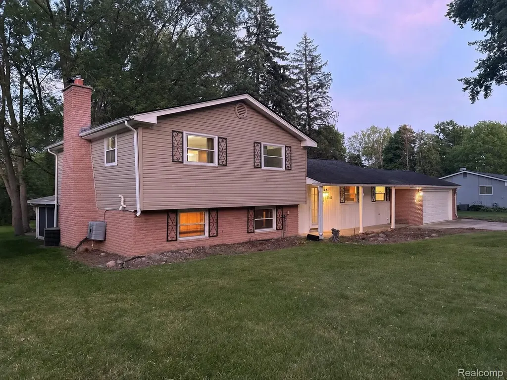 6382 Houghten Drive Troy City MI 48098
