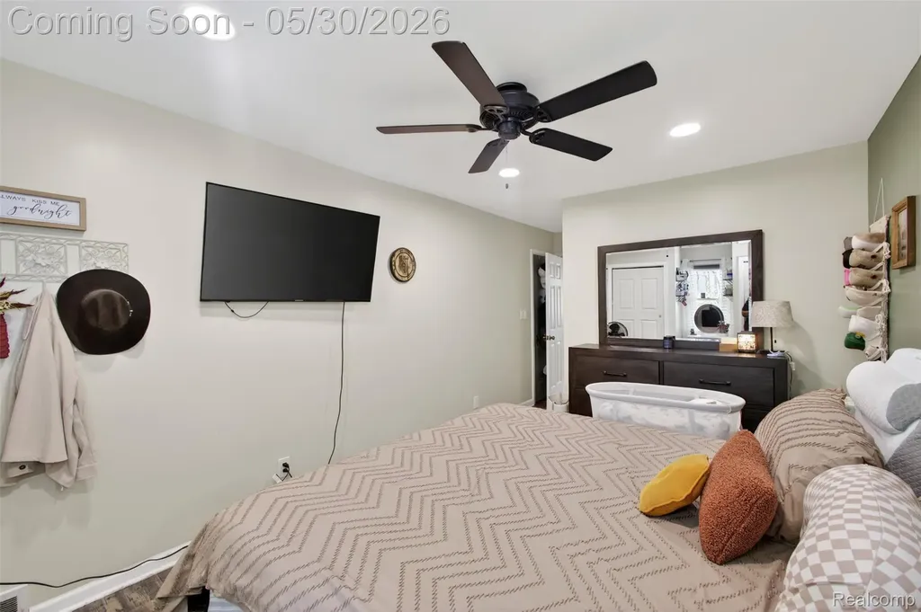 3570 Brookdale Lane Waterford Charter Township MI 48328