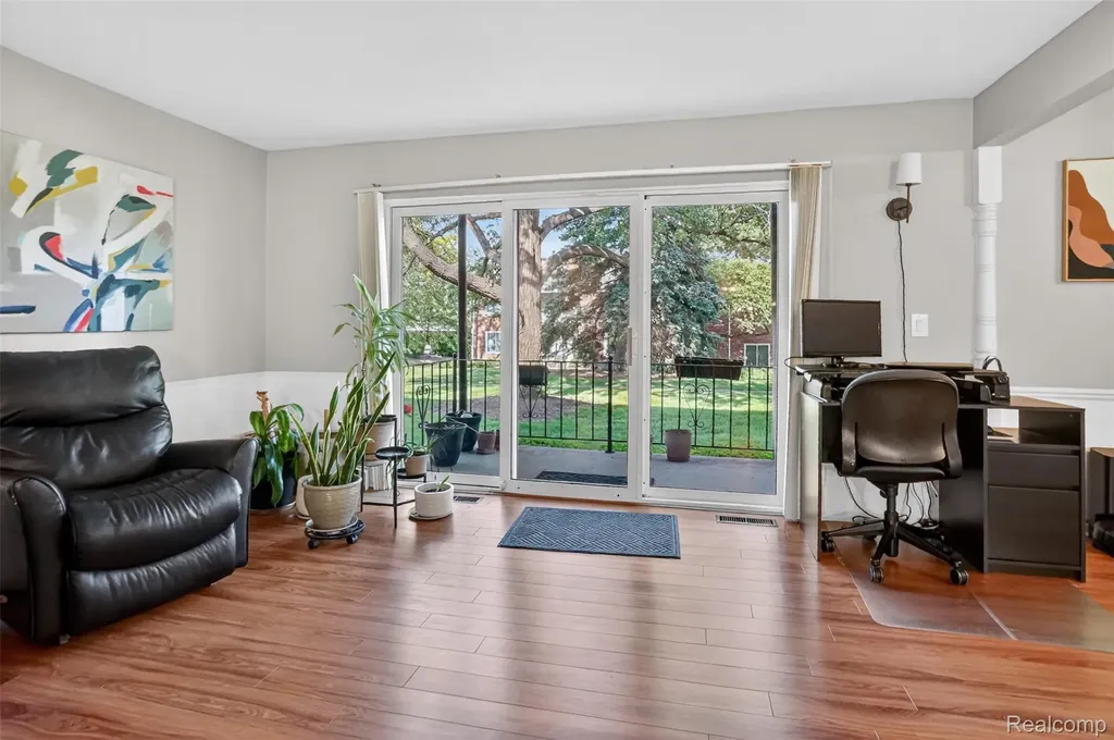 2425 Mulberry Square Bloomfield Hills City MI 48302