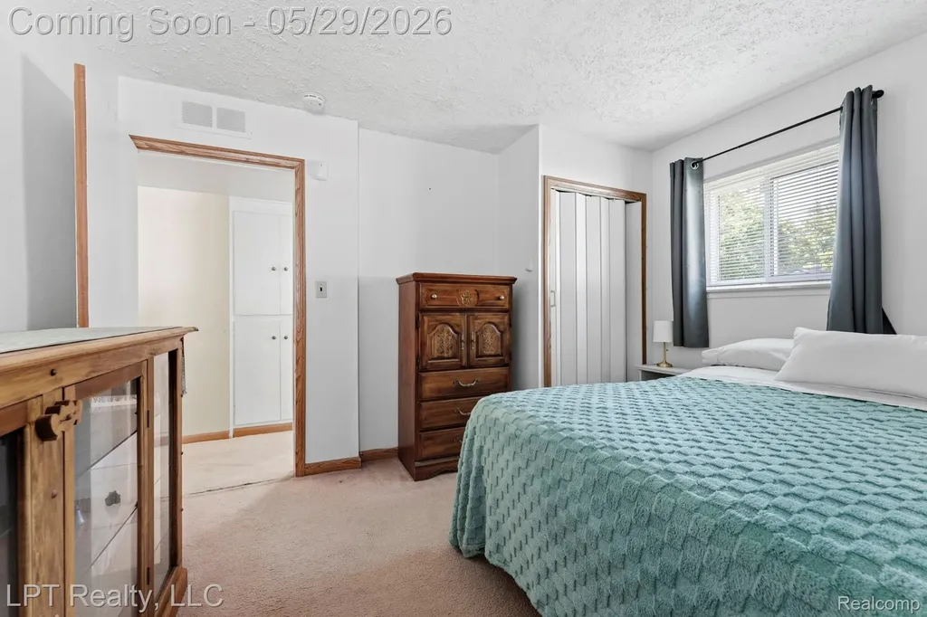 8032 Clippert Street Taylor City MI 48180