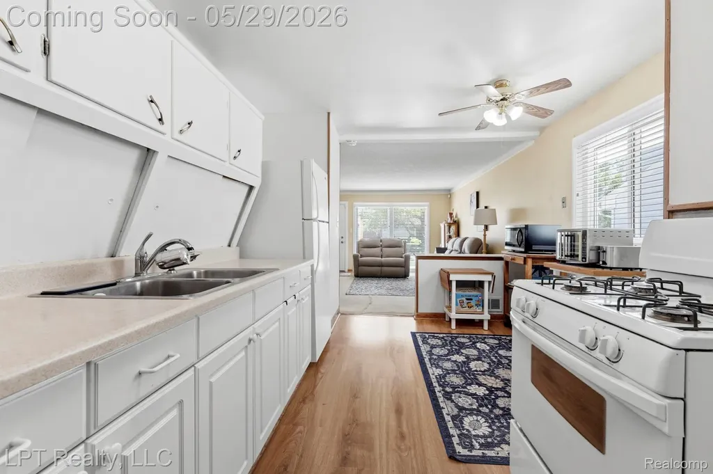 8032 Clippert Street Taylor City MI 48180