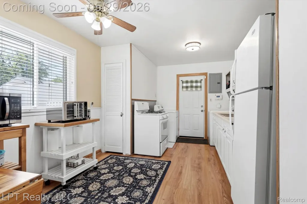 8032 Clippert Street Taylor City MI 48180