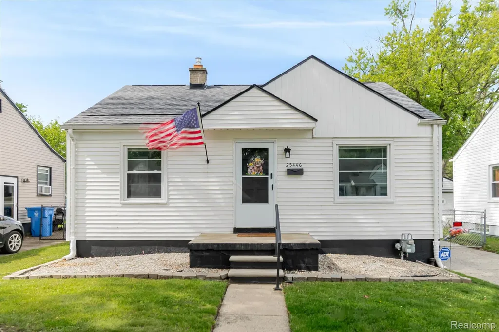 25446 Colgate Street Dearborn Heights City MI 48125