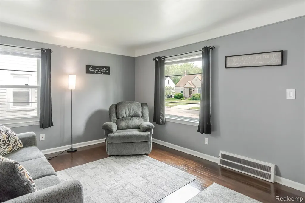 25446 Colgate Street Dearborn Heights City MI 48125