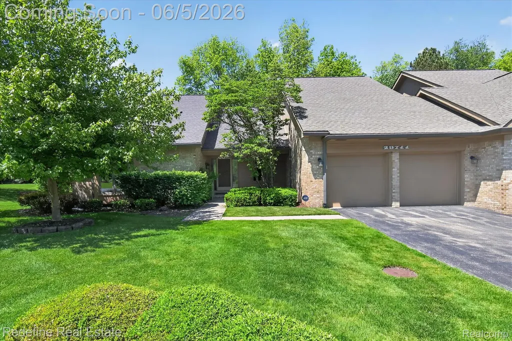 29711 Nova Woods Drive Farmington Hills City MI 48331